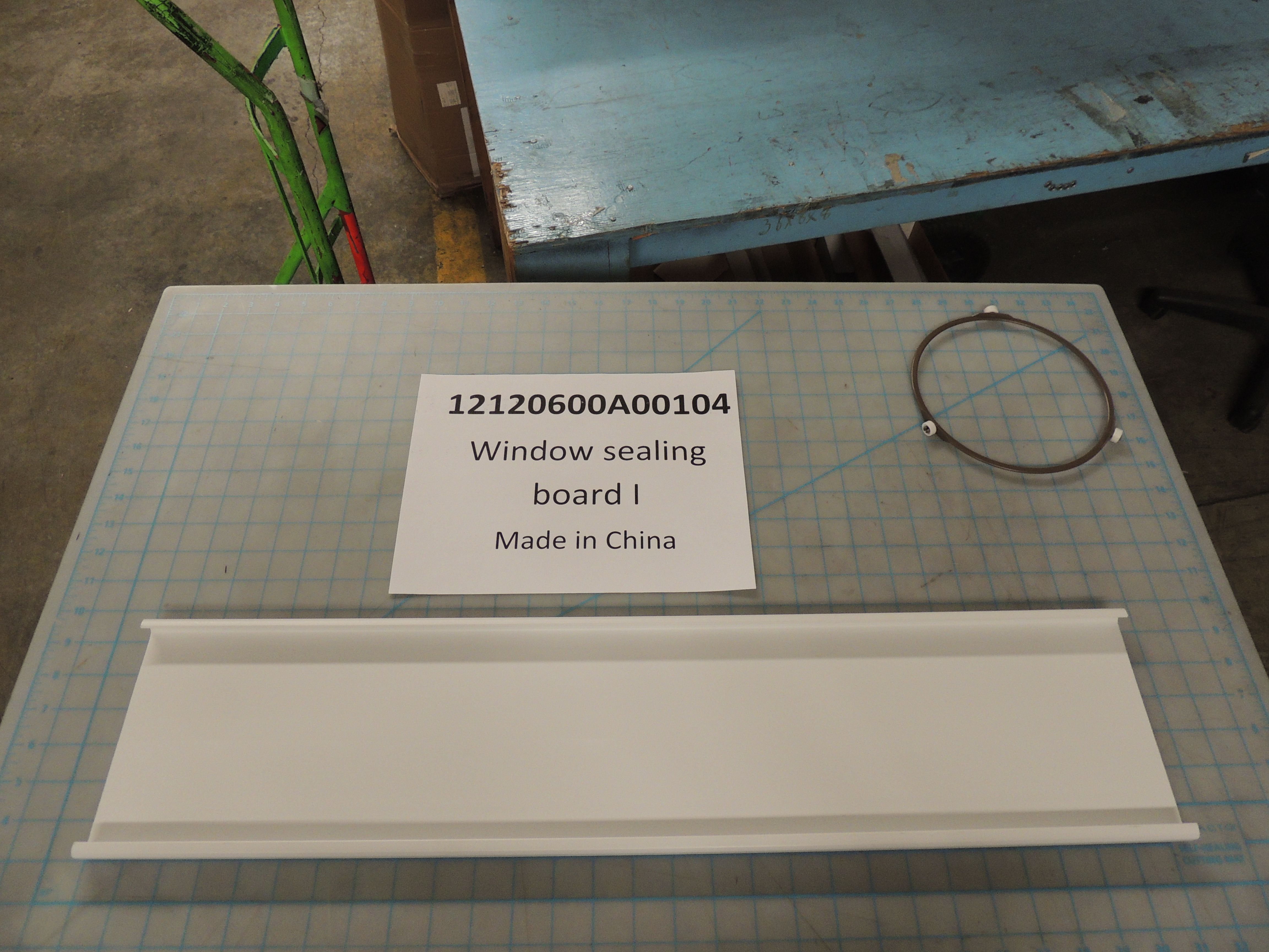 Window sealing board I