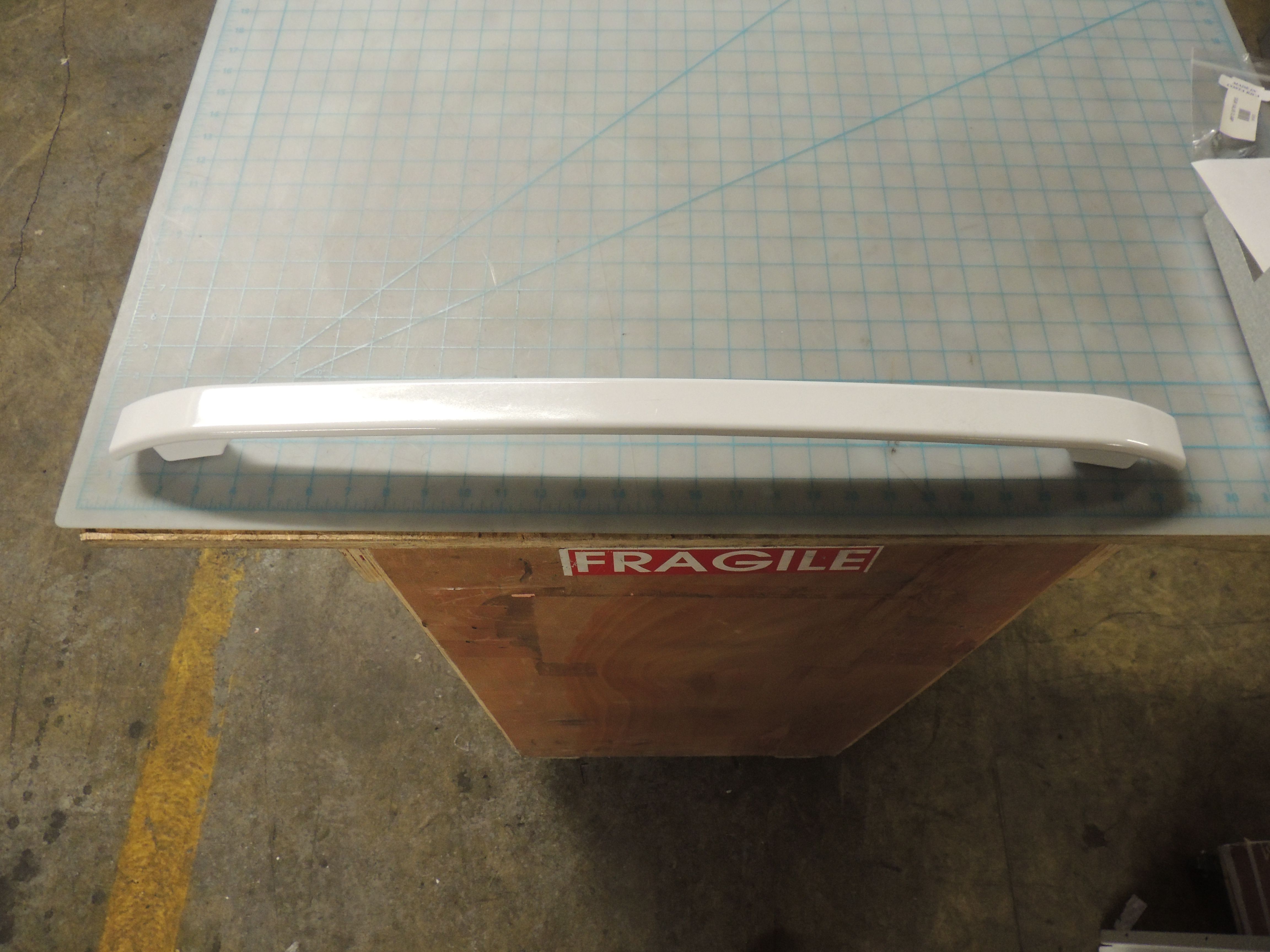 30″ INDIANA OVEN DOOR HANDLE, WHITE, PBT Danby Appliance Parts